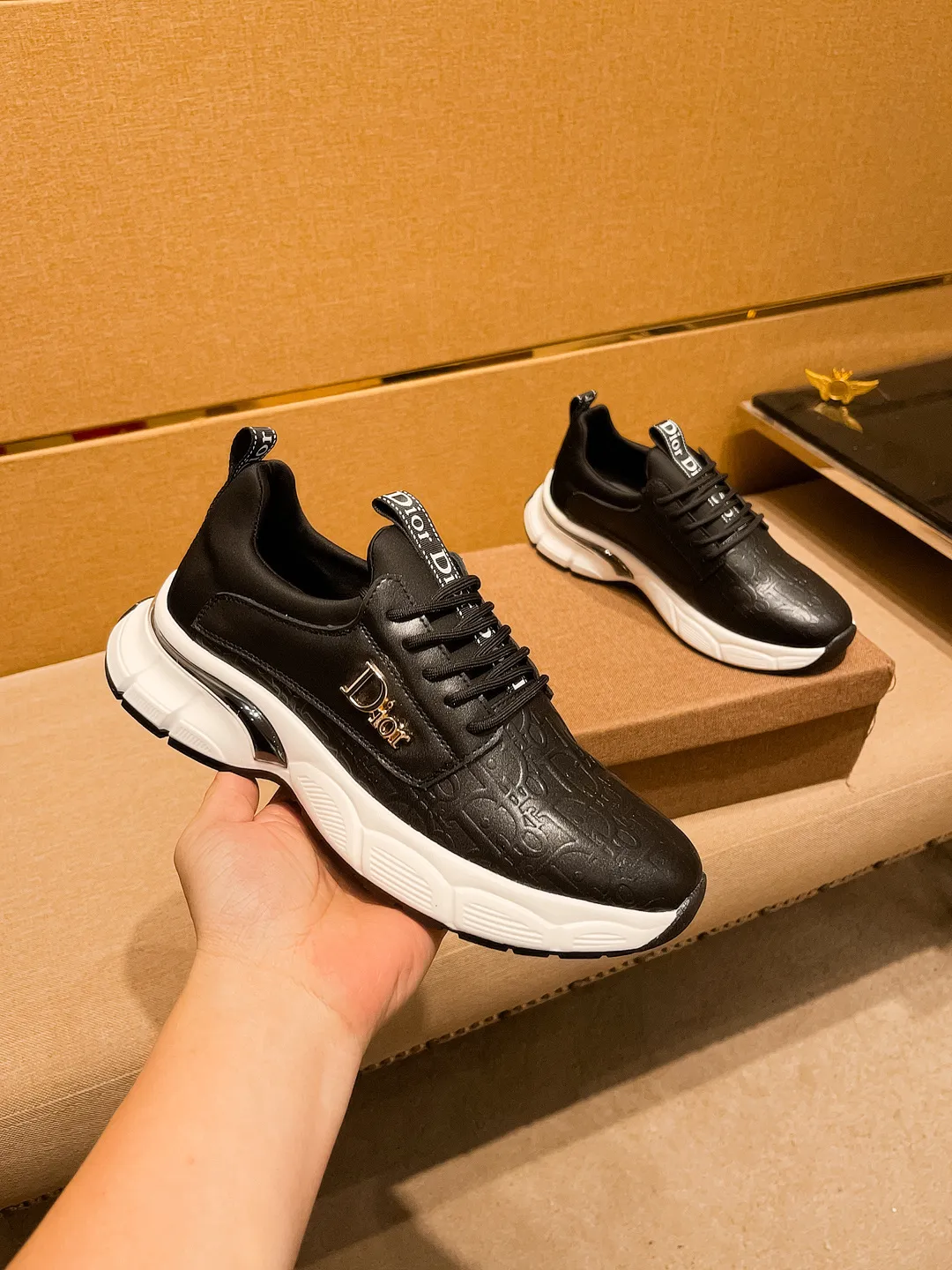 Men's shoes💰 440💰 [Dior] Men's high-end brand of shoes official website 1:1 latest masterpiece: the upper is made of Italian imported first-layer cowhide with a comfortable and breathable lining ➕original non-slip and wear-resistant outsole🔥, making walking more convenient and comfortable! An exclusive new model, a stunning work, a beautiful 1:1 replica [color] compared to the official quality! Create a fashionable personality to set off your uniqueness! A must-have for trendy men! Classic 🔥Size: 38-44 Color: 🔥 2⃣️colors available🔥.
